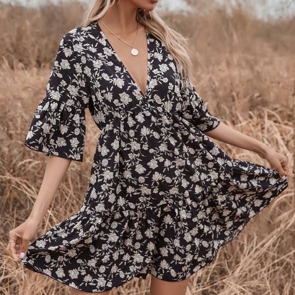Dresses & Skirts - black floral print ruffle v neck puff sleeve dress